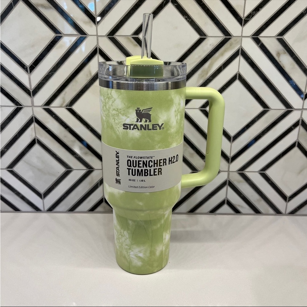 Citron Tie Dye- Stanley 40 oz  FlowState Quencher Tumbler Target Exclusive NEW